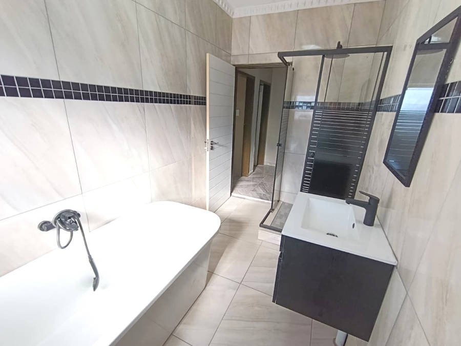 4 Bedroom Property for Sale in Bayswater Free State